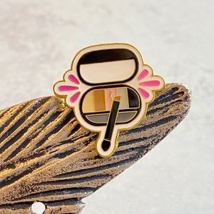 SEPHORA Eyeshadow Palette Pin